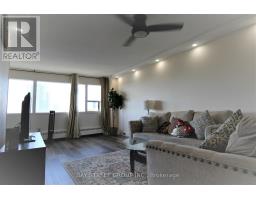 1010 - 100 Leeward Glenway, Toronto, ON M3C2Z1 Photo 8