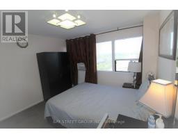 1010 - 100 Leeward Glenway, Toronto, ON M3C2Z1 Photo 16