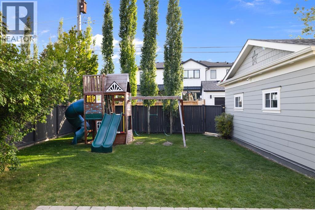 3915 23 Avenue SW - photo 40