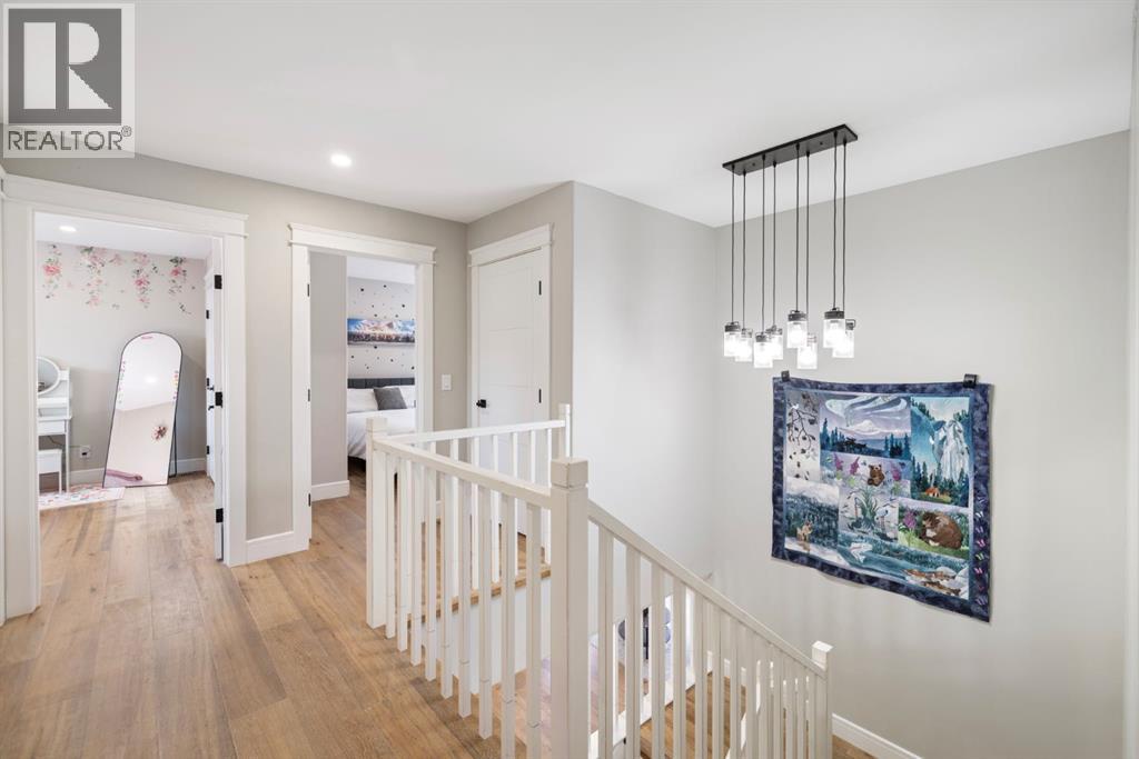 3915 23 Avenue SW - photo 25