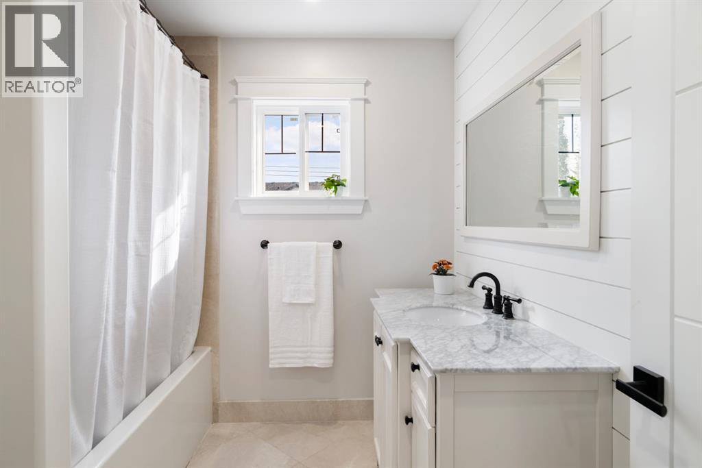 3915 23 Avenue SW - photo 30
