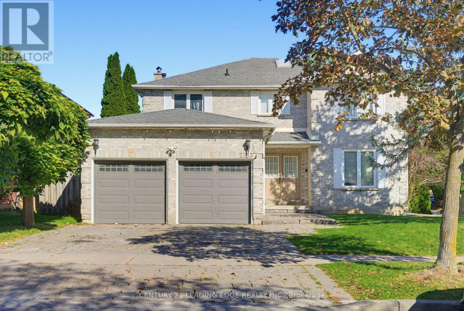 2353 WILDWOOD CRESCENT - 1
