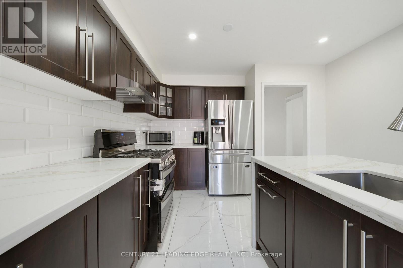 2353 WILDWOOD CRESCENT - 16