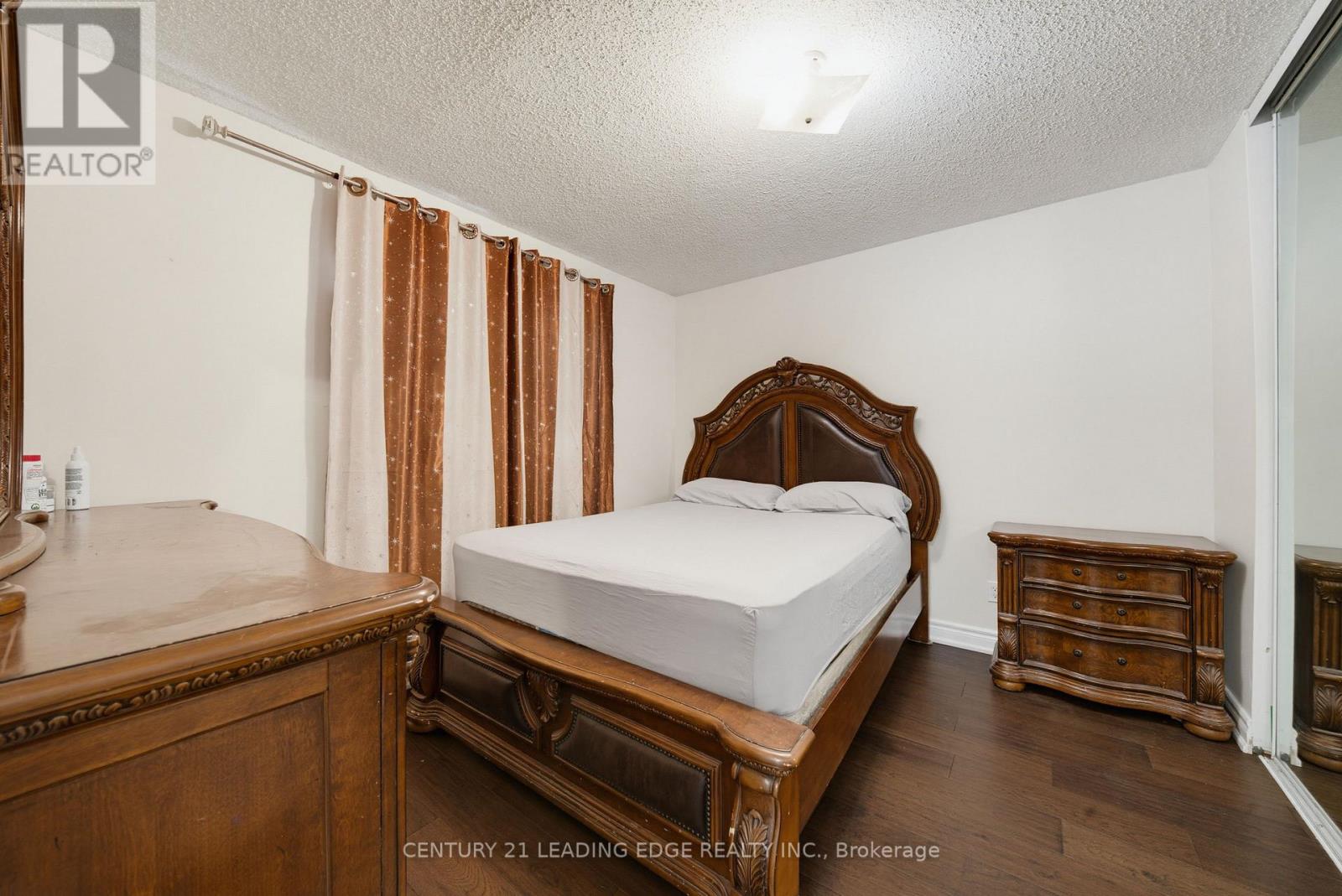 2353 WILDWOOD CRESCENT - Image 28