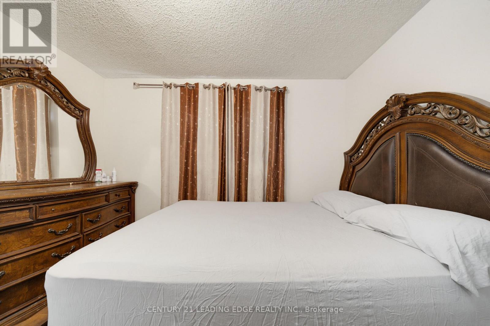 2353 WILDWOOD CRESCENT - Image 29