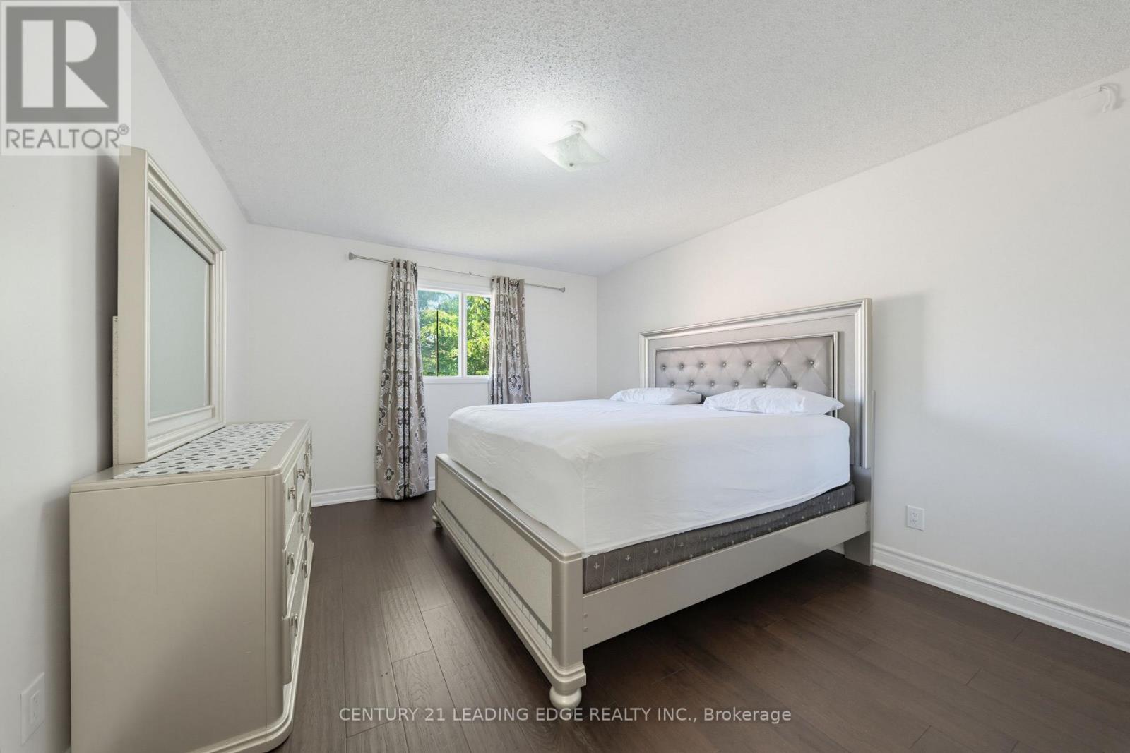 2353 WILDWOOD CRESCENT - Image 32