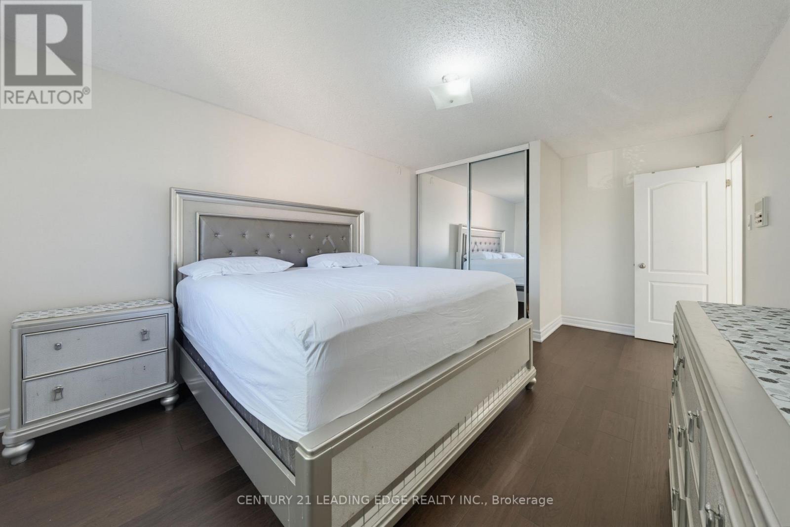 2353 WILDWOOD CRESCENT - Image 33