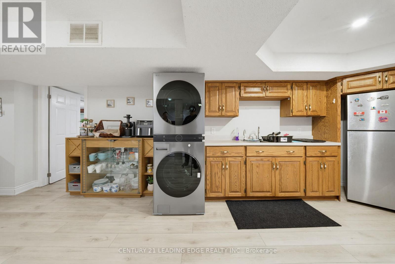 2353 WILDWOOD CRESCENT - Image 39