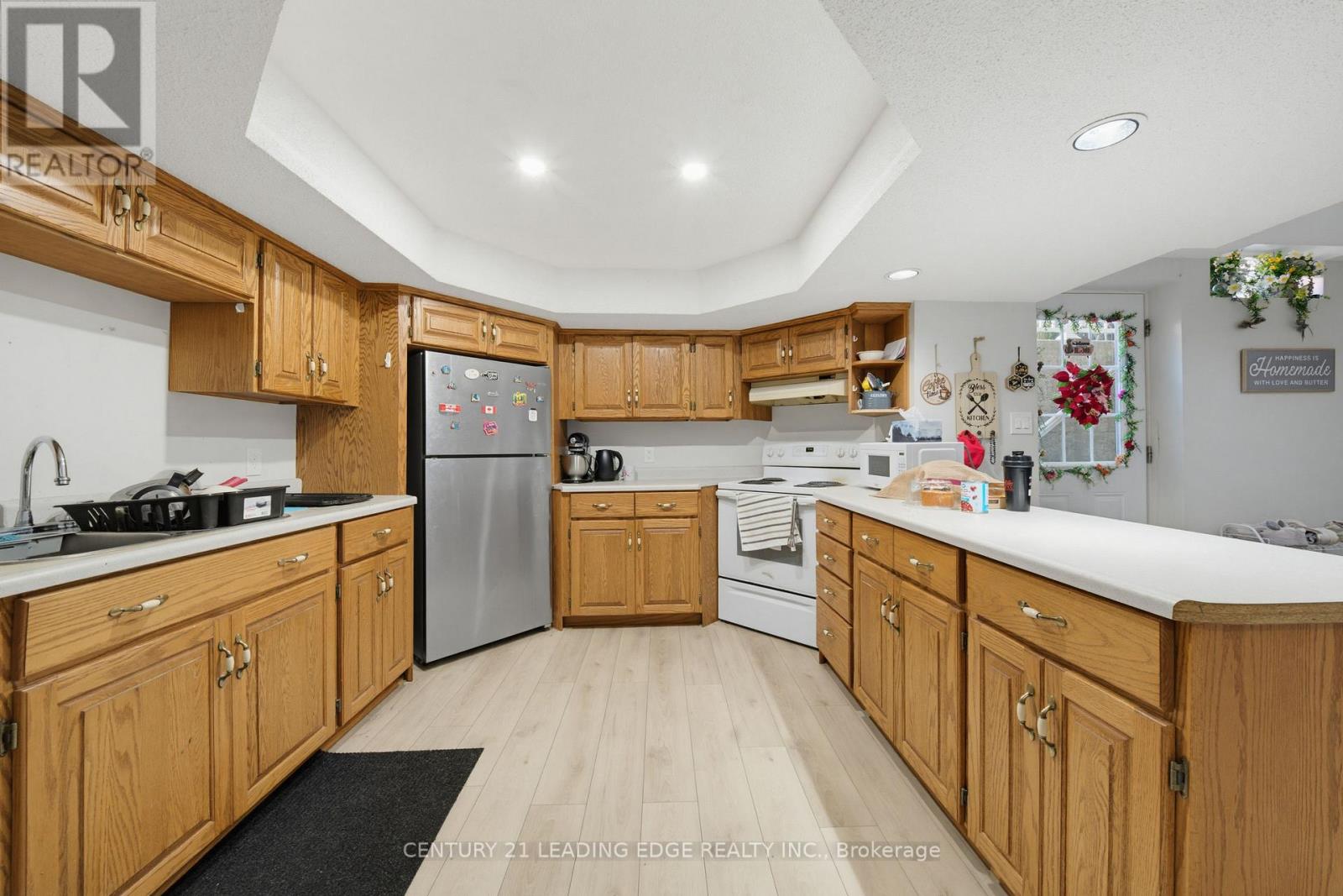 2353 WILDWOOD CRESCENT - Image 40