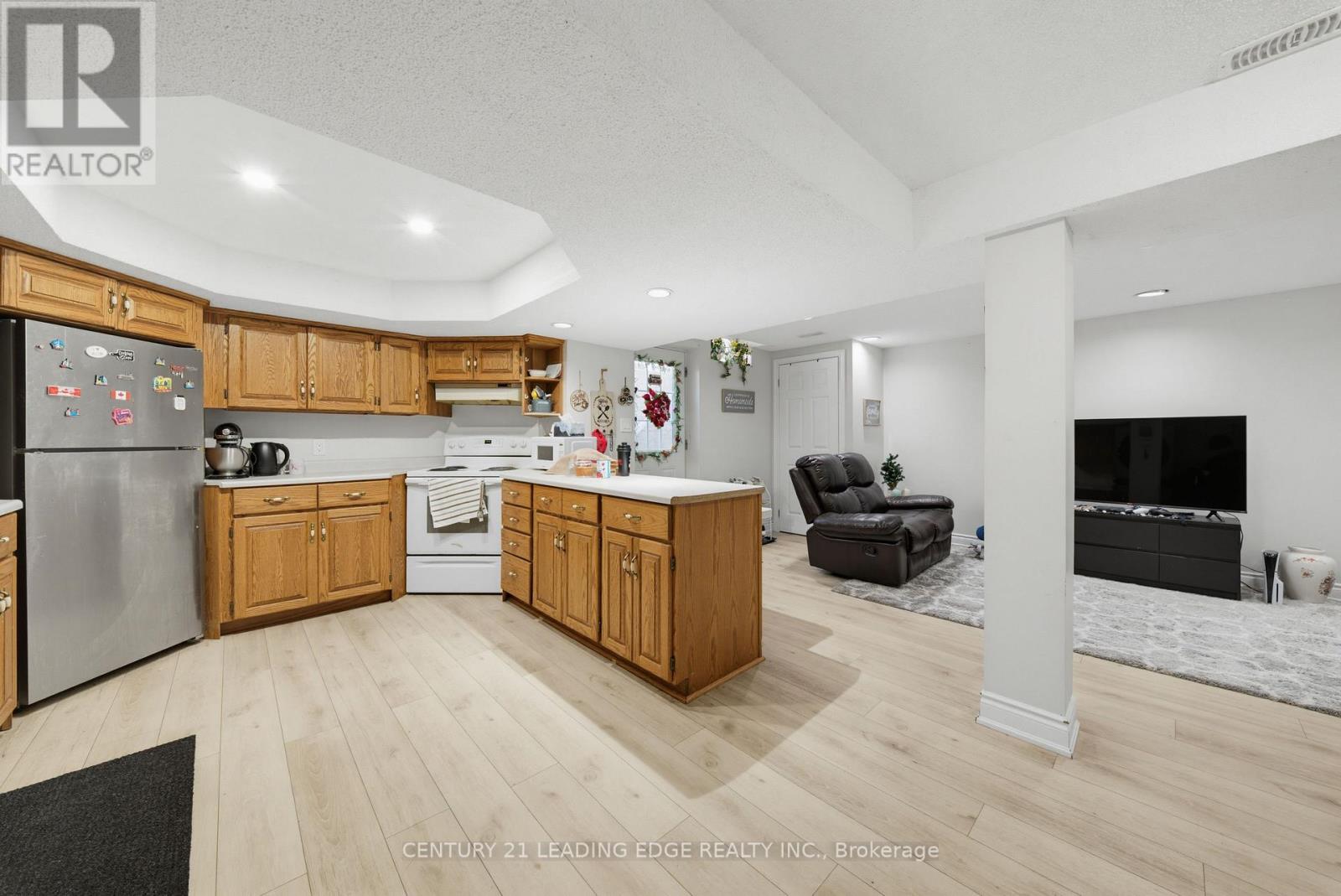 2353 WILDWOOD CRESCENT - Image 41