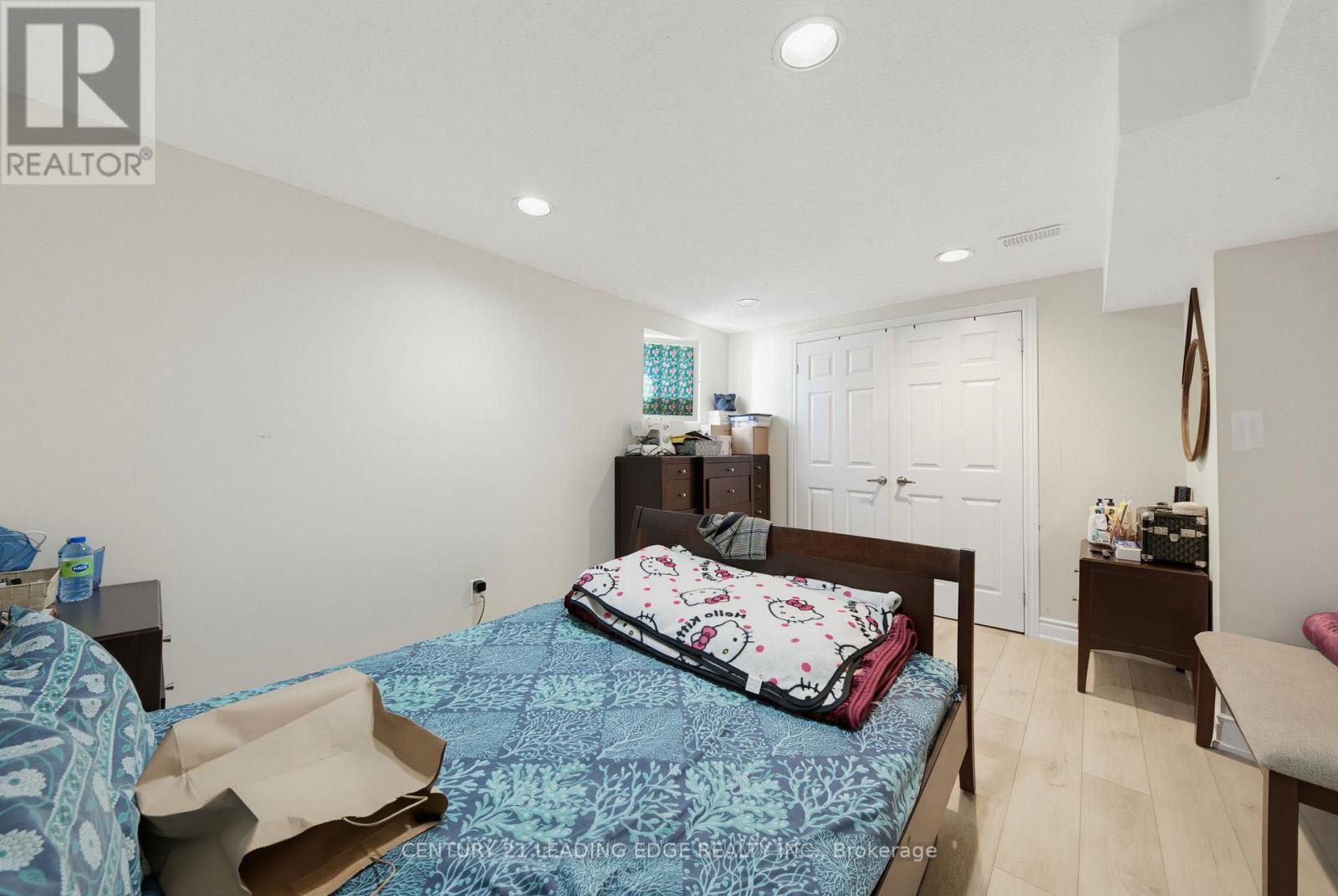 2353 WILDWOOD CRESCENT - 45