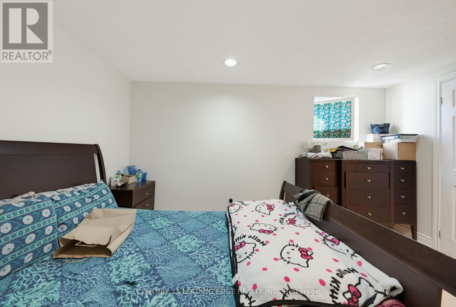 2353 WILDWOOD CRESCENT - 46