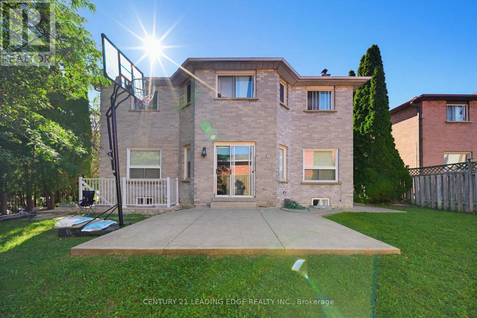 2353 WILDWOOD CRESCENT - 48