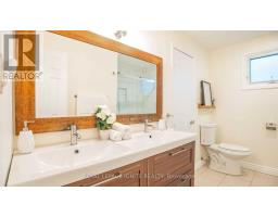 563 Berwick Crescent, Oshawa, ON L1J3E6 Photo 13