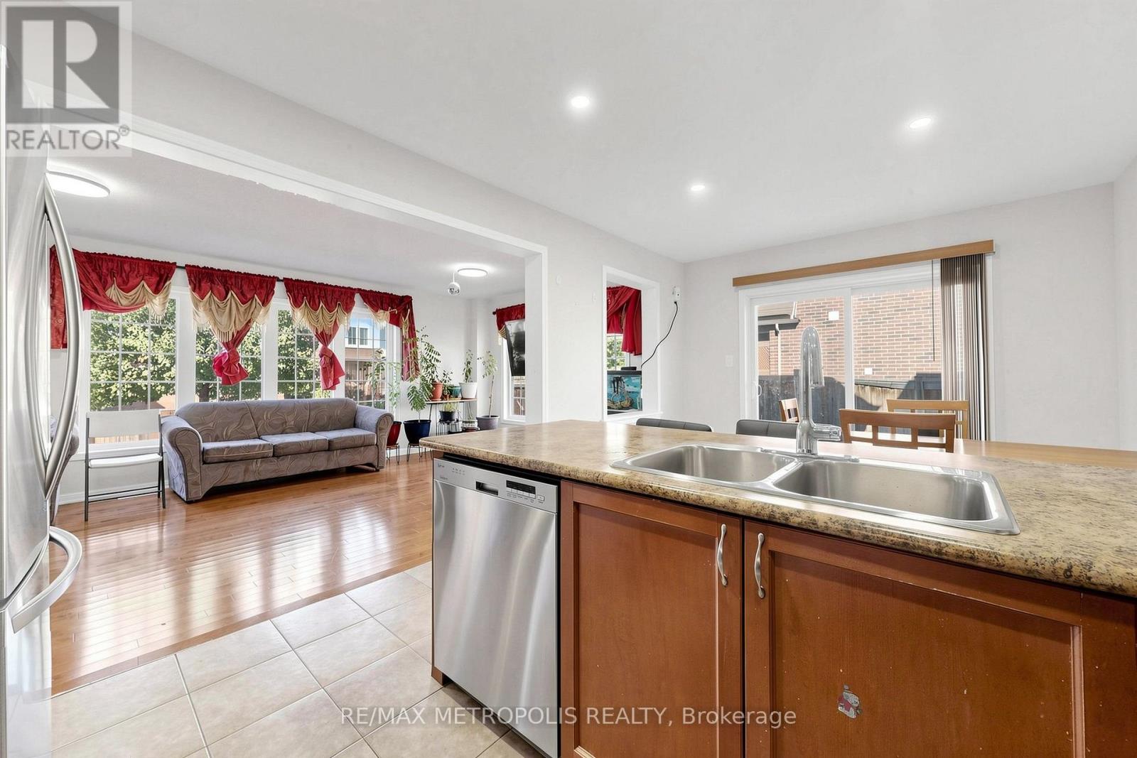 1913 LIATRIS DRIVE - 22