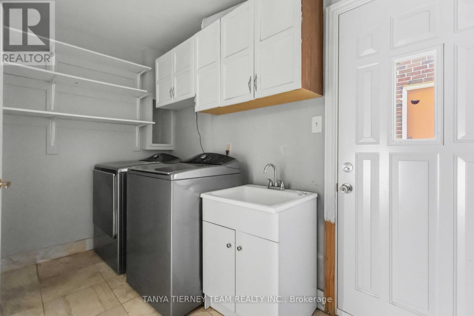 11 HUNTER DRIVE - 22