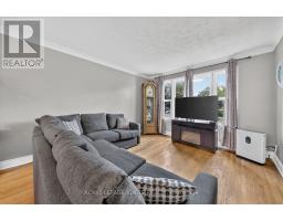 Sitting room - 20 Alanbury Crescent, Toronto, ON M1J2Y4 Photo 7
