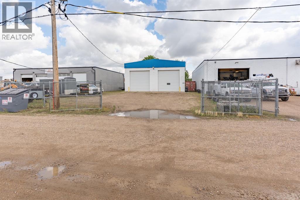1944 11 Avenue NW, Medicine Hat — photo 31