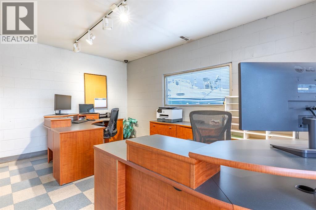 1944 11 Avenue NW, Medicine Hat — photo 4