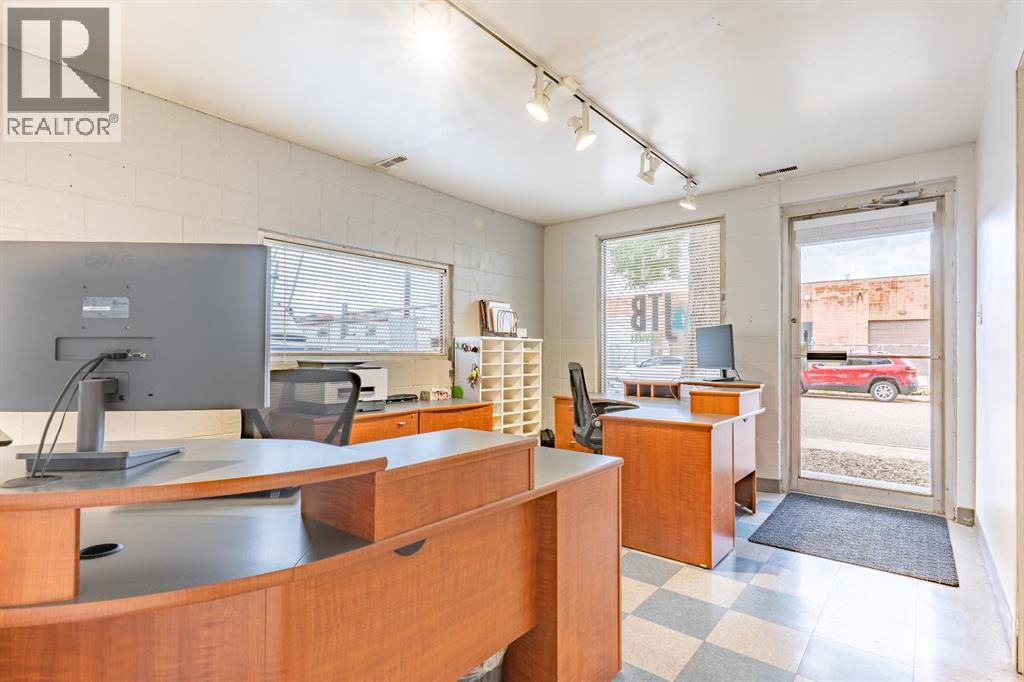 1944 11 Avenue NW, Medicine Hat — photo 5