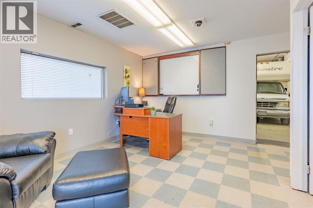 1944 11 Avenue NW, Medicine Hat — photo 9