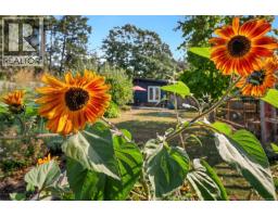 4826 West Saanich Rd, Saanich, BC V8Z3H5 Photo 33