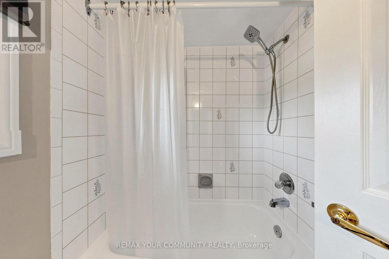 172 PATNA CRESCENT - Image 33