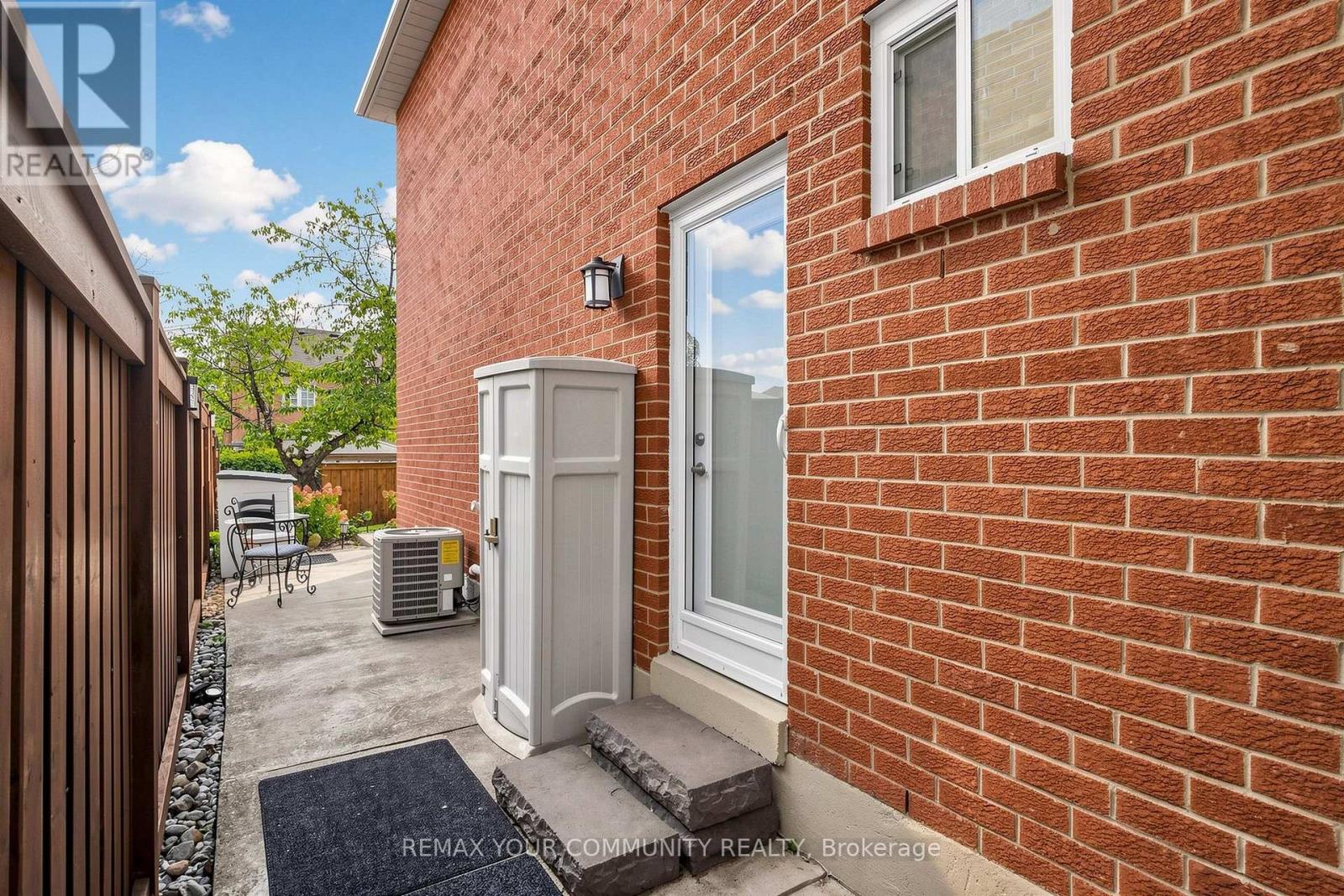 172 PATNA CRESCENT - 50