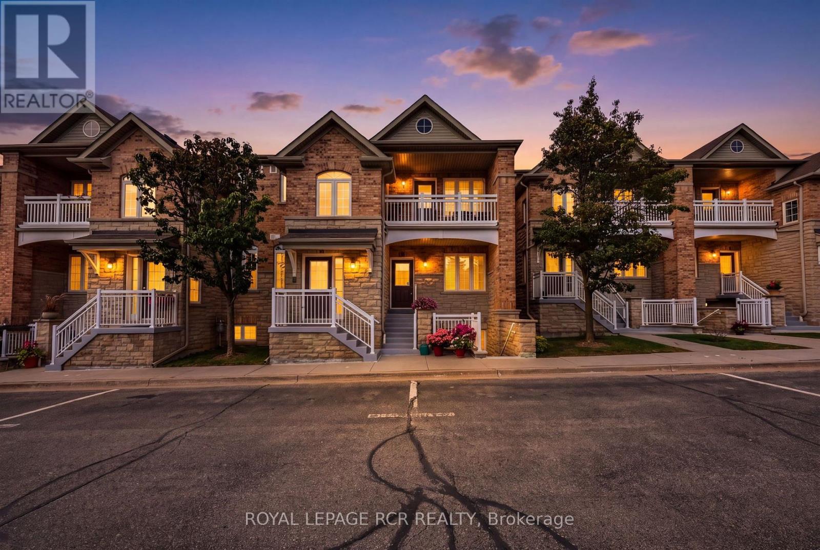11 - 520 SILKEN LAUMANN DRIVE