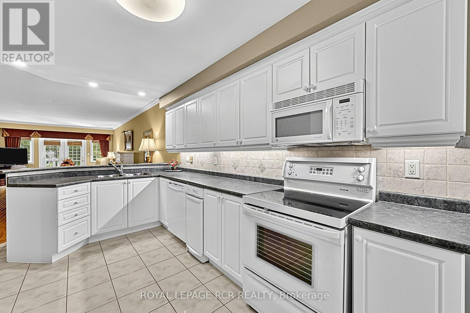 #11 520 SILKEN LAUMANN DRIVE - 16