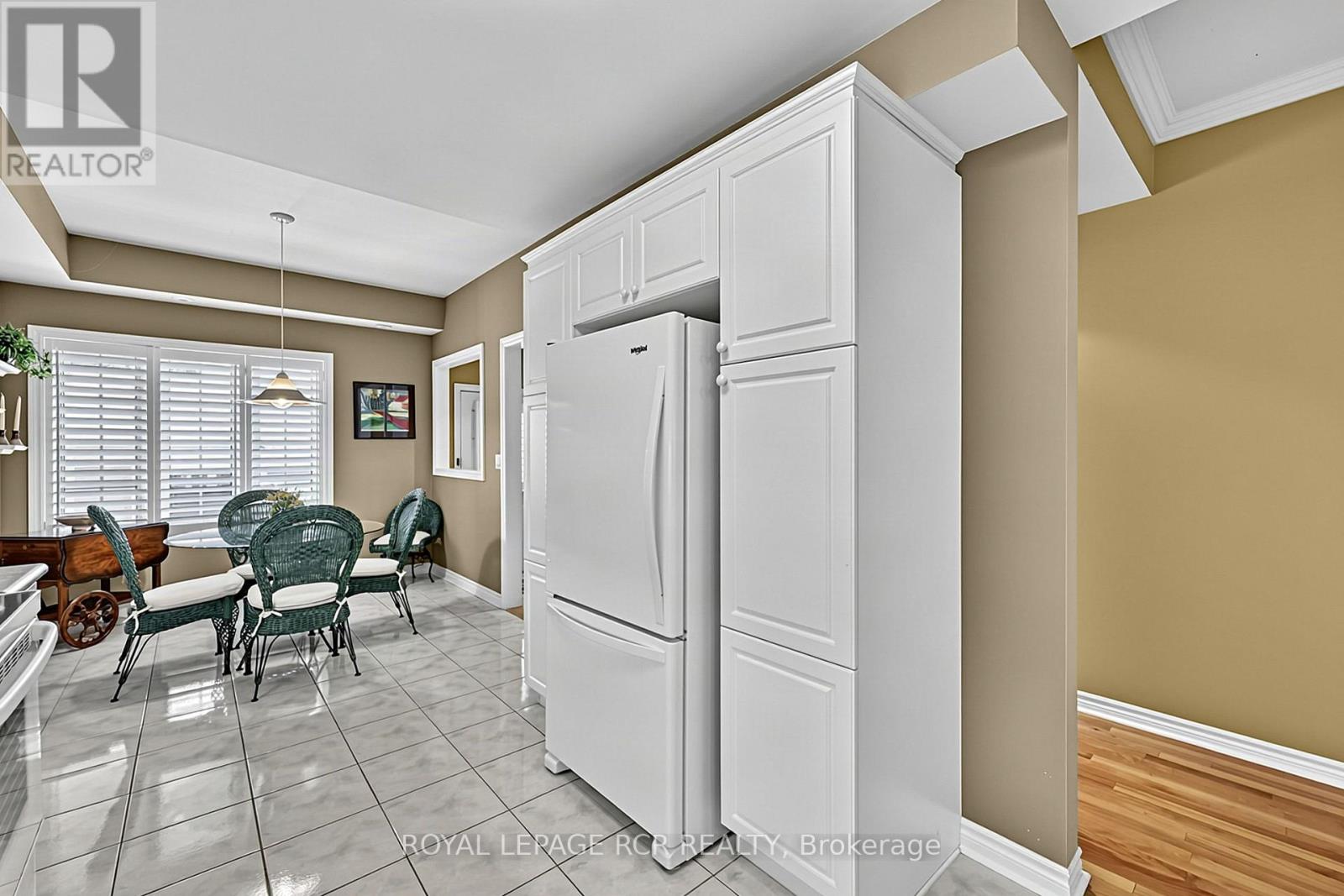 #11 520 SILKEN LAUMANN DRIVE - 21