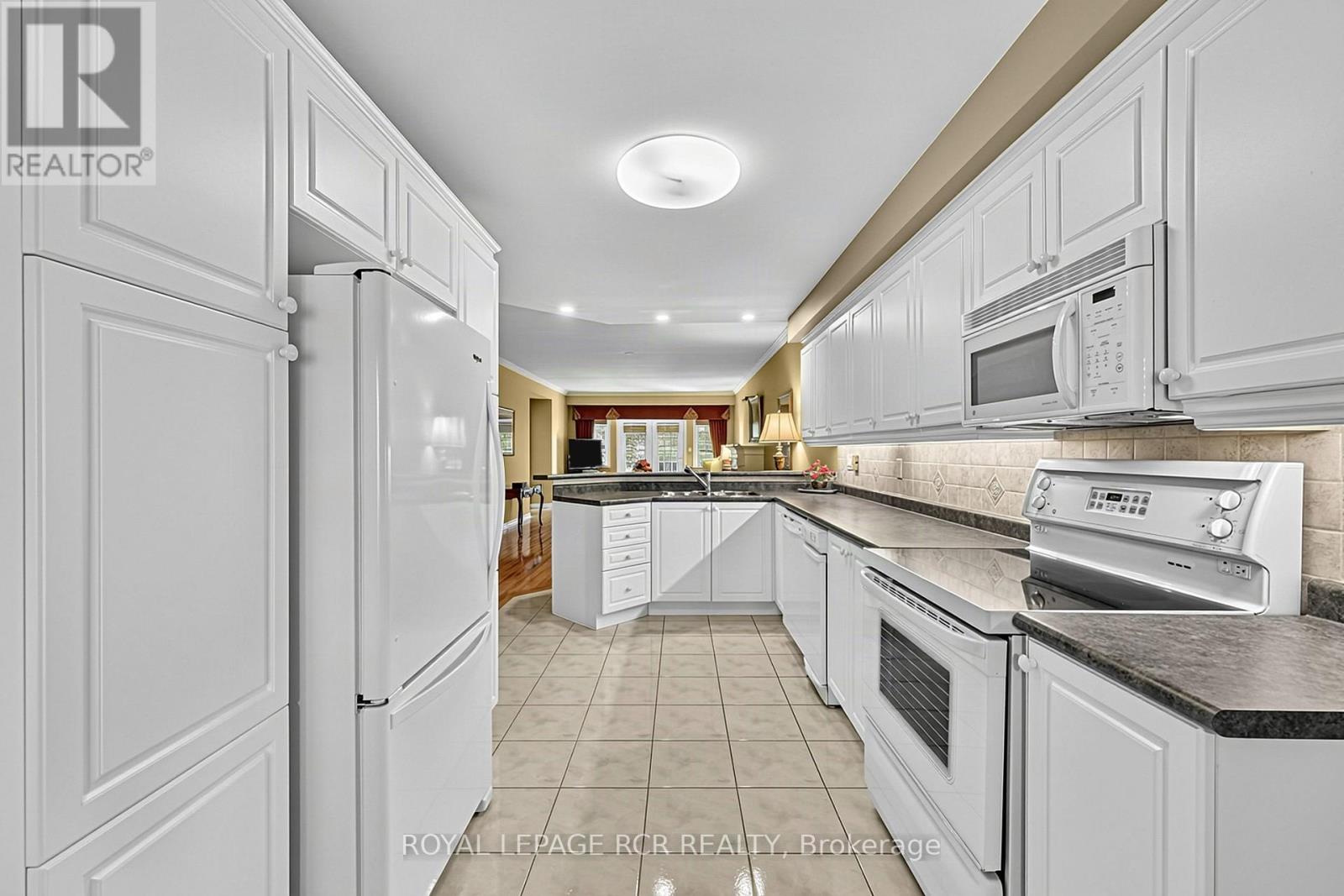 #11 520 SILKEN LAUMANN DRIVE - 22