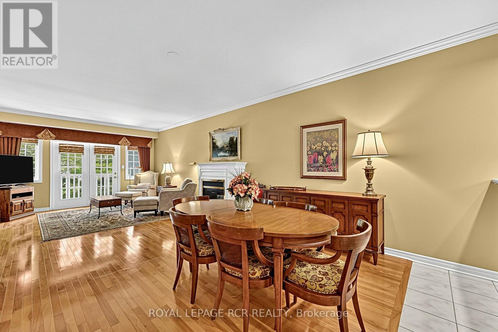 #11 520 SILKEN LAUMANN DRIVE - 23
