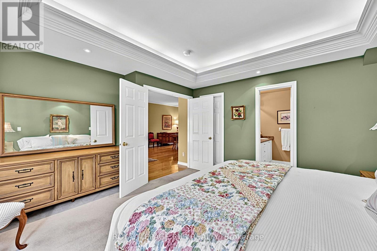 #11 520 SILKEN LAUMANN DRIVE - 36