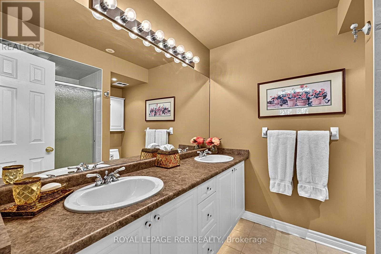 #11 520 SILKEN LAUMANN DRIVE - 37