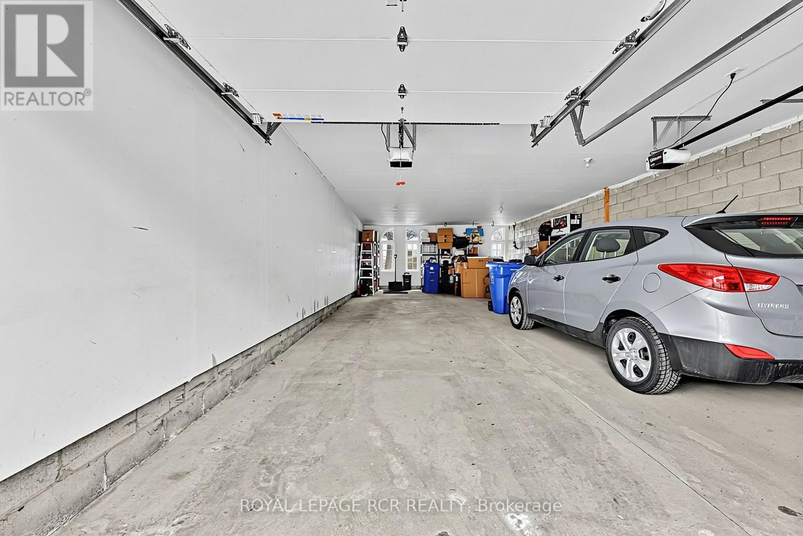 #11 520 SILKEN LAUMANN DRIVE - 44
