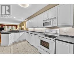 11 - 520 Silken Laumann Drive, Newmarket, ON L3X2S7 Photo 16