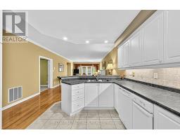 11 - 520 Silken Laumann Drive, Newmarket, ON L3X2S7 Photo 17
