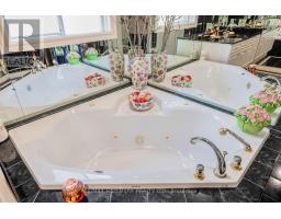 106 Larratt Lane, Richmond Hill, ON L4C0E3 Photo 32