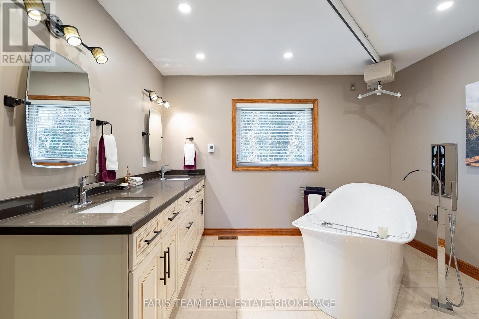 142 NELSON STREET - Image 21