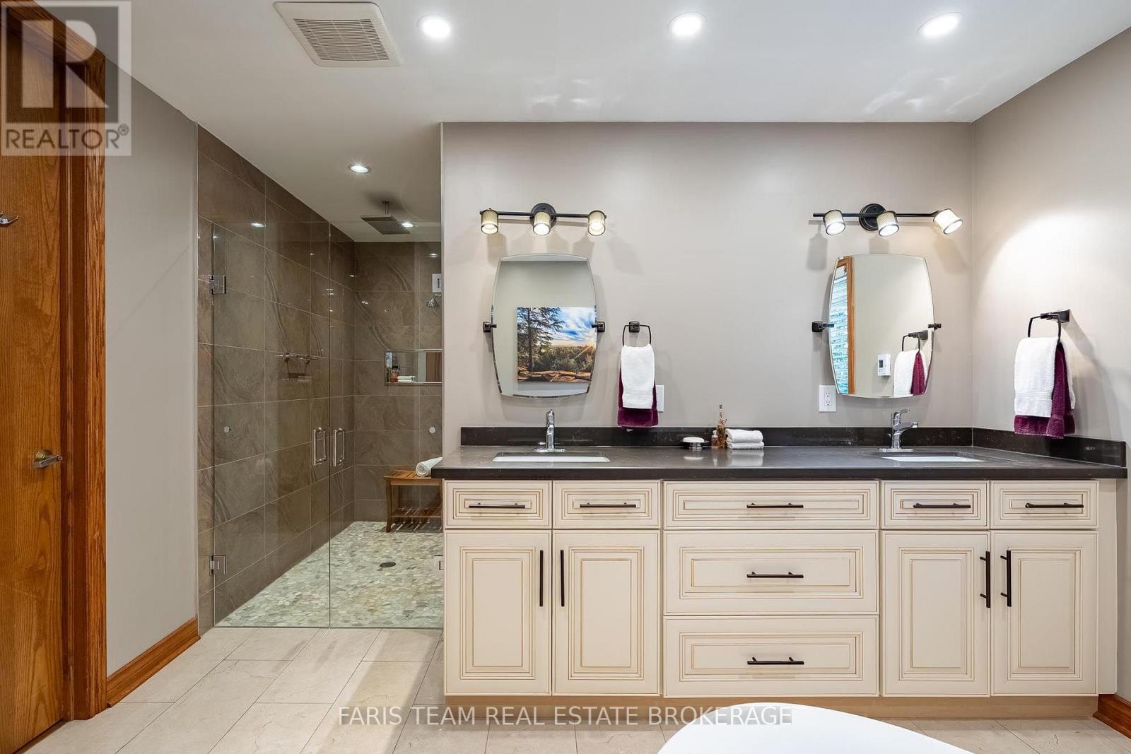 142 NELSON STREET - Image 22