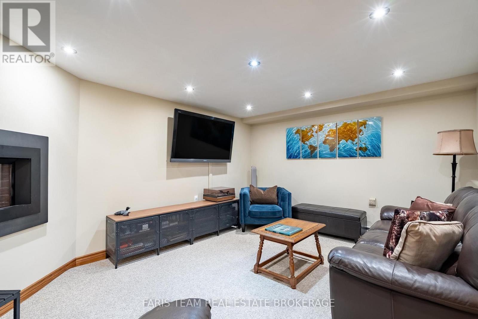 142 NELSON STREET - Image 29