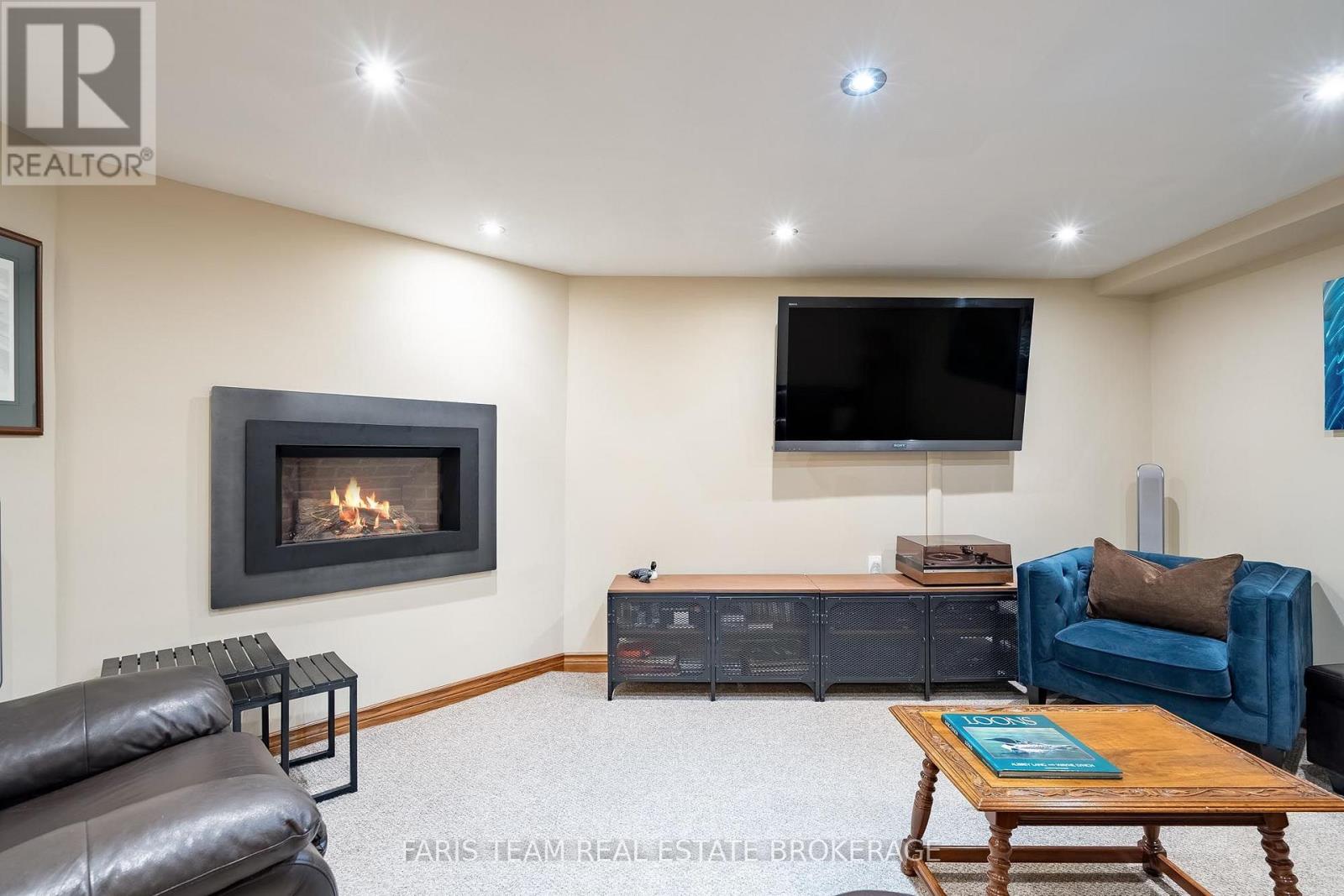142 NELSON STREET - Image 30