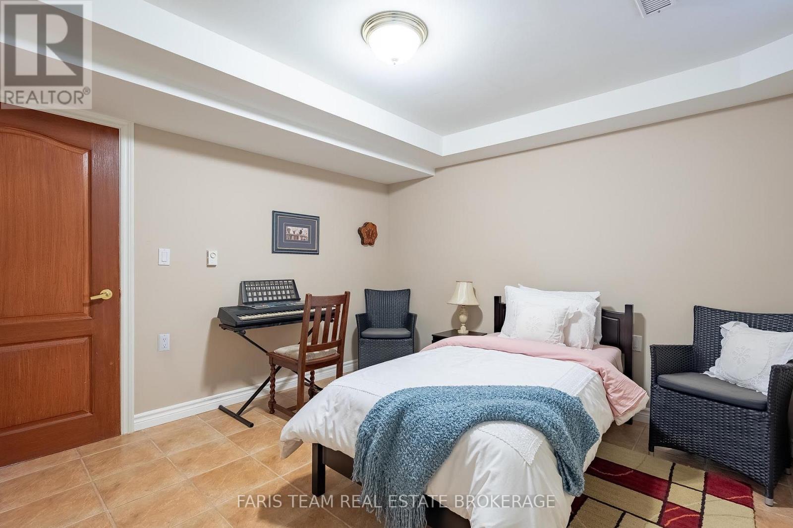 142 NELSON STREET - Image 32