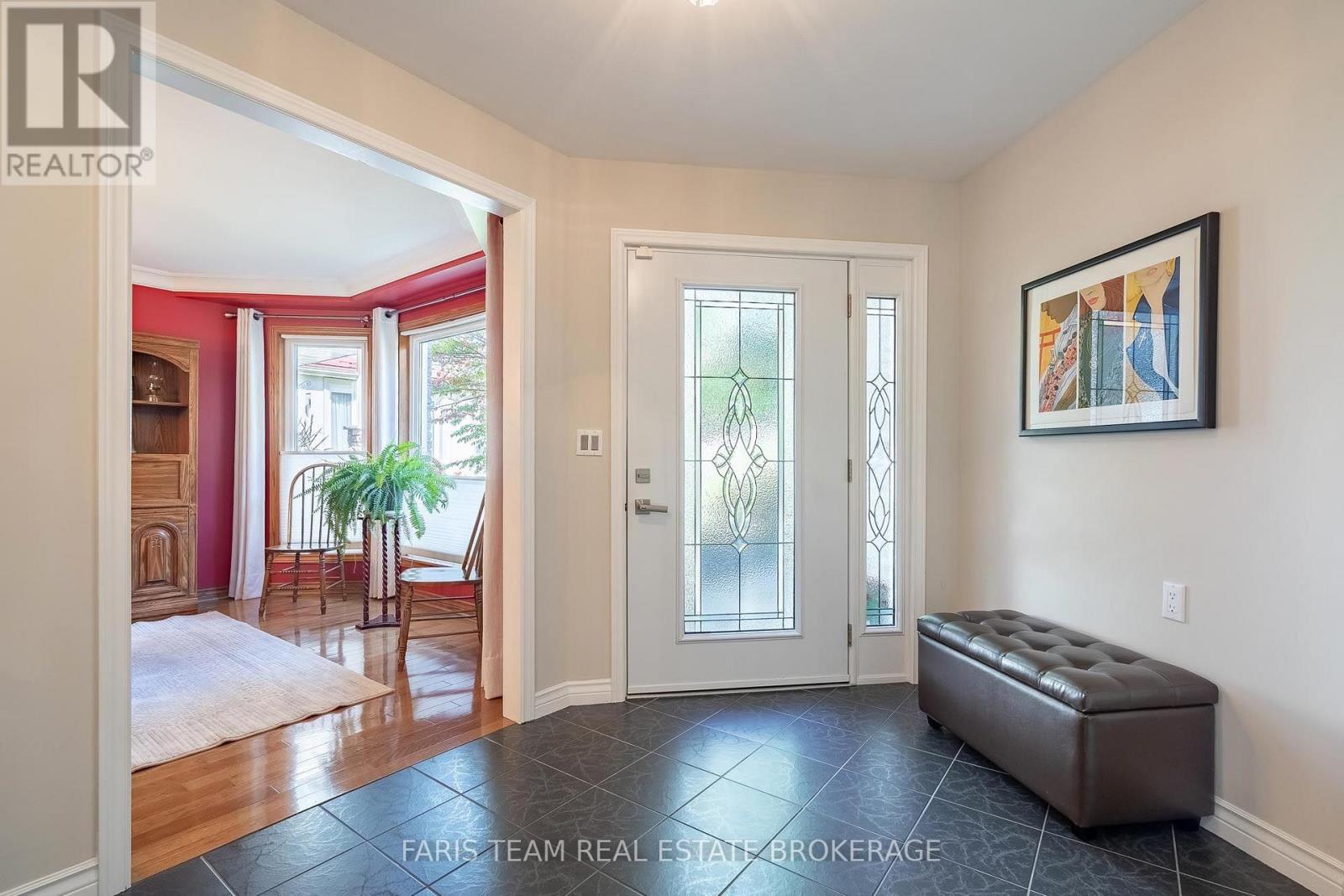 142 Nelson Street, Barrie (Grove East), Ontario, L4M4K8, Barrie (Grove East), Ontario — photo 5 of 5