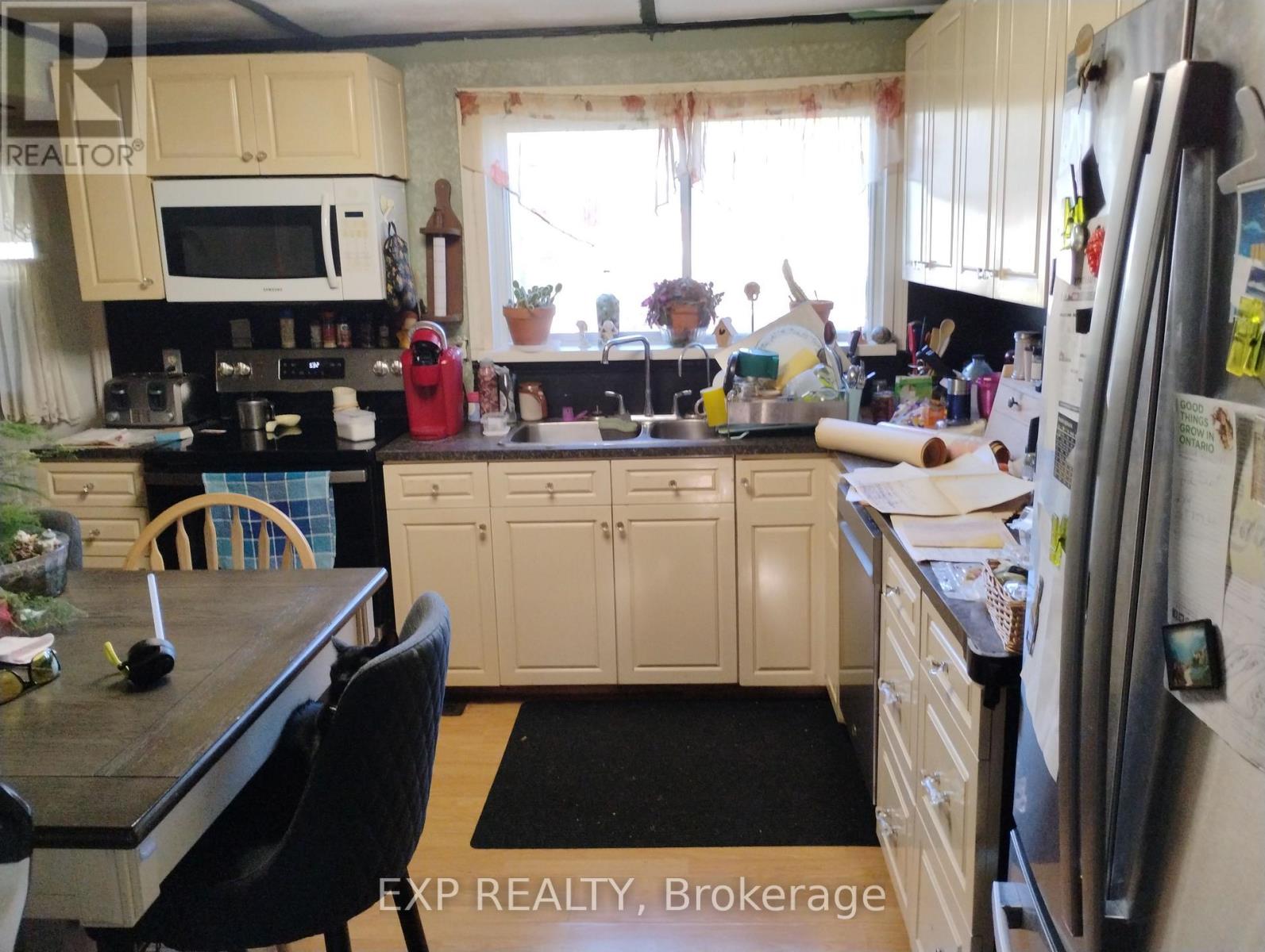 4044 BAYVIEW AVENUE - 2