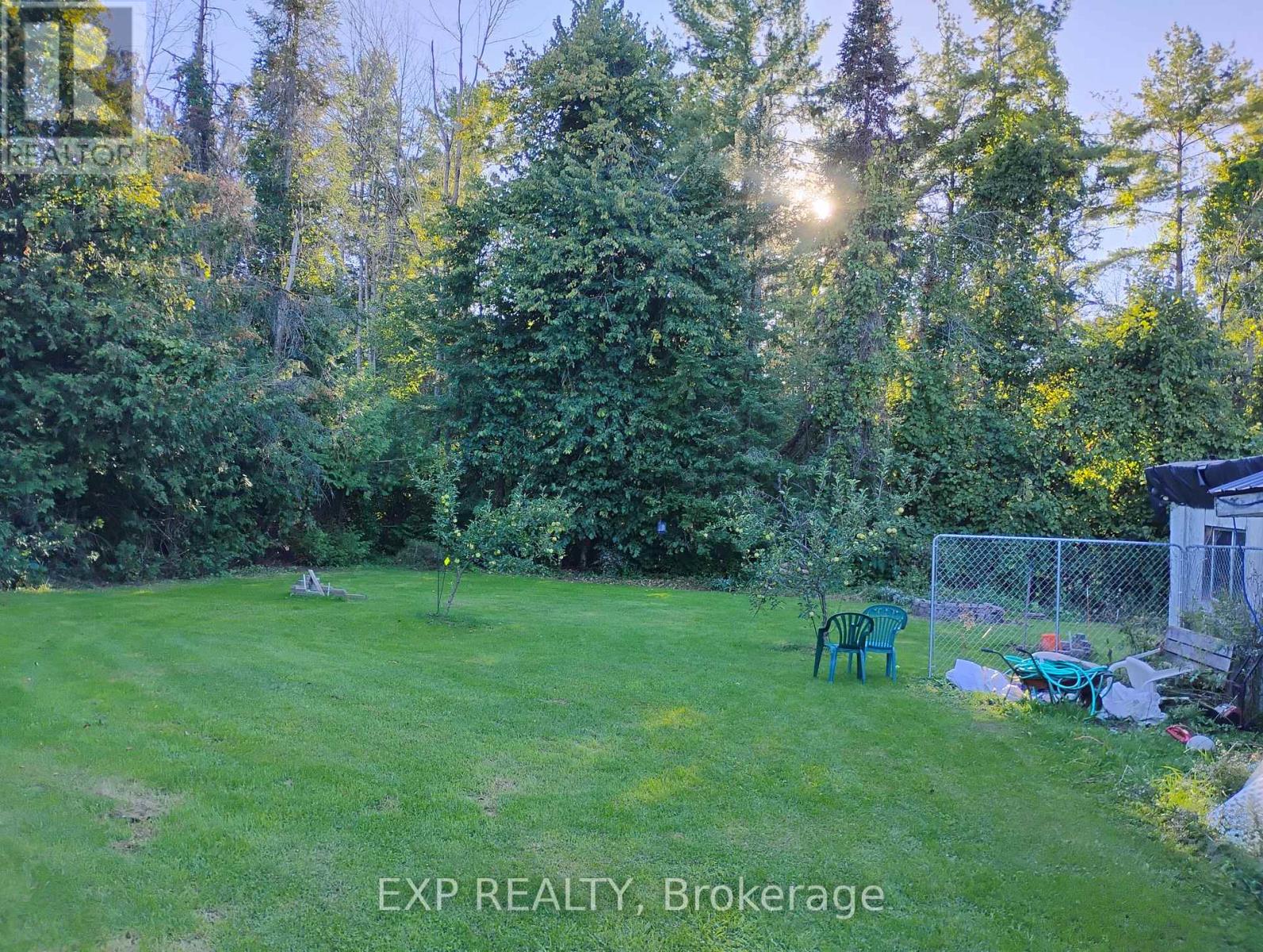 4044 BAYVIEW AVENUE - 3