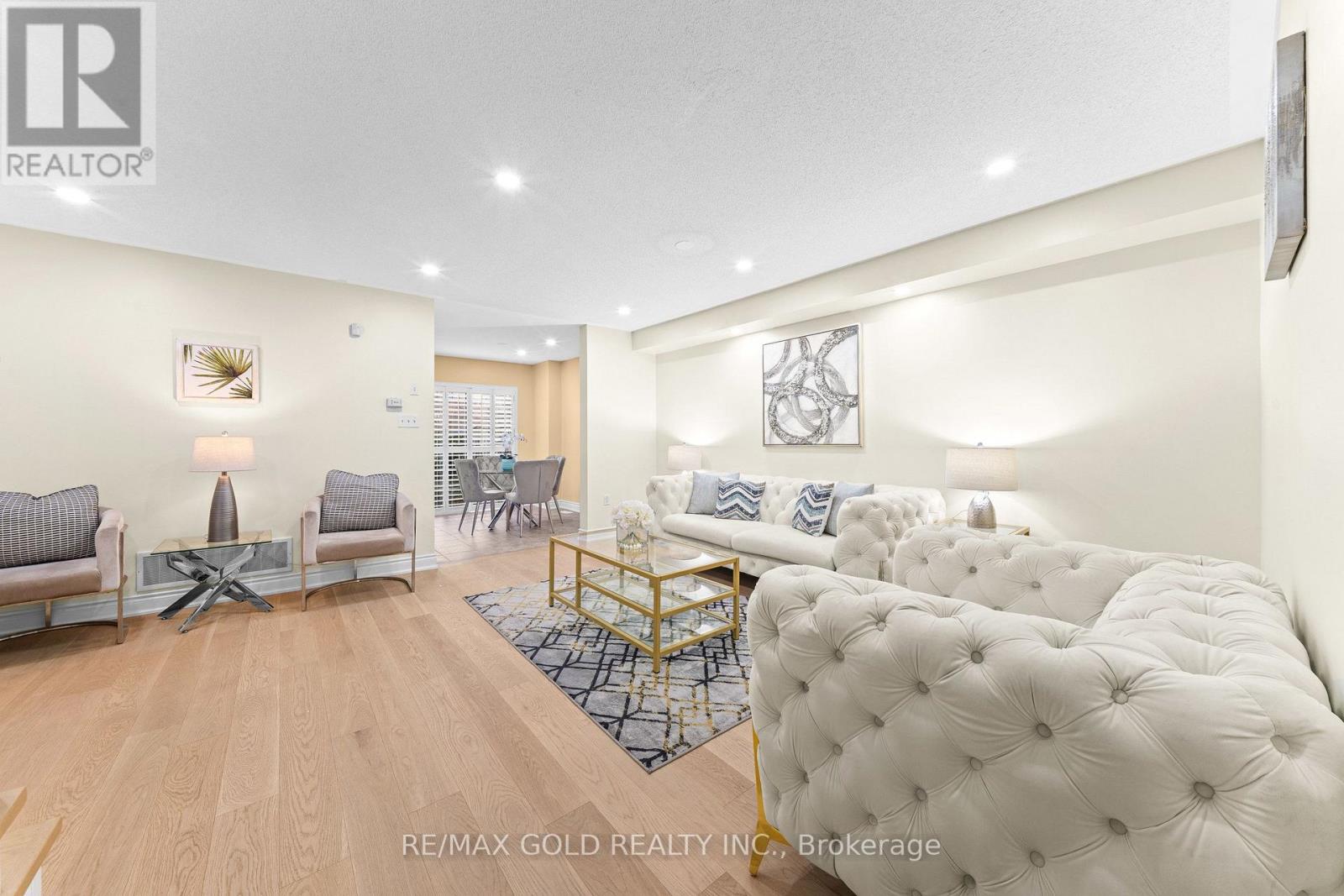 Photo of 107 CRYSTALVIEW CRESCENT
