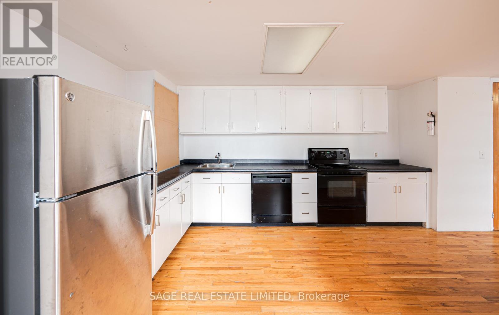 MAIN N - 207A COWAN AVENUE, Toronto (South Parkdale) — photo 3