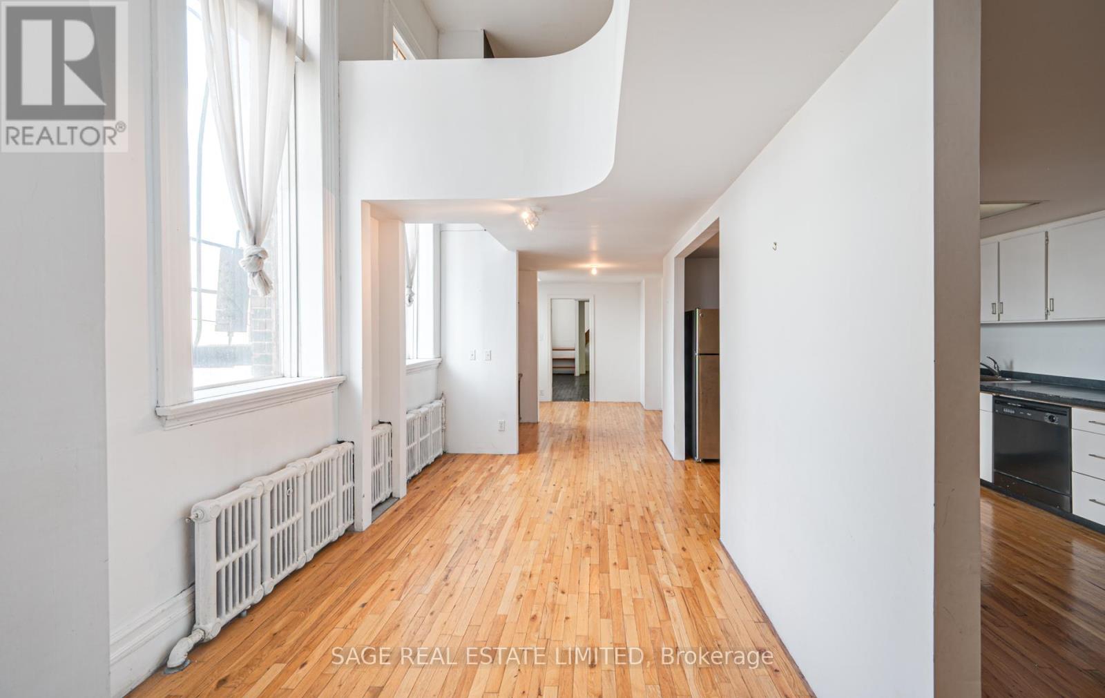 MAIN N - 207A COWAN AVENUE, Toronto (South Parkdale) — photo 4